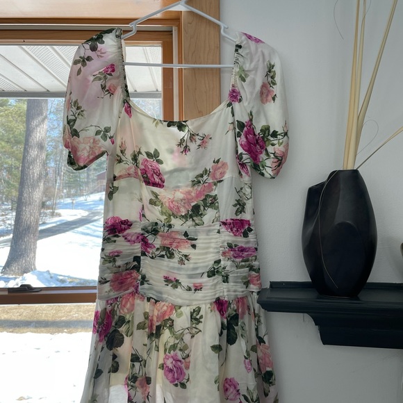 Loveshackfancy bell sleeve floral dress - Picture 4 of 4